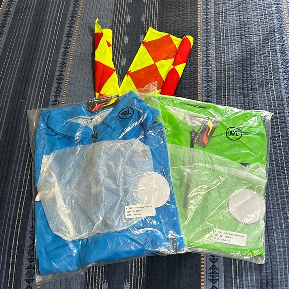 Final Decision set of 2 soccer referee jerseys men XL - Picture 1 of 7